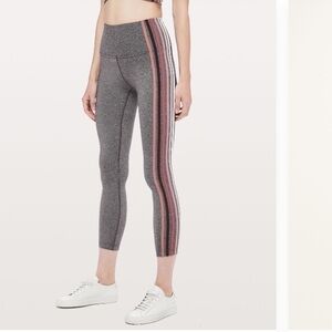 Side stripe Hold tight 25” lululemon legging size 6 like new